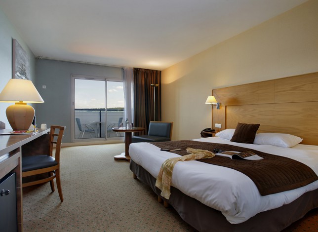 NEW Cozy place, fun Roomie, free wifi